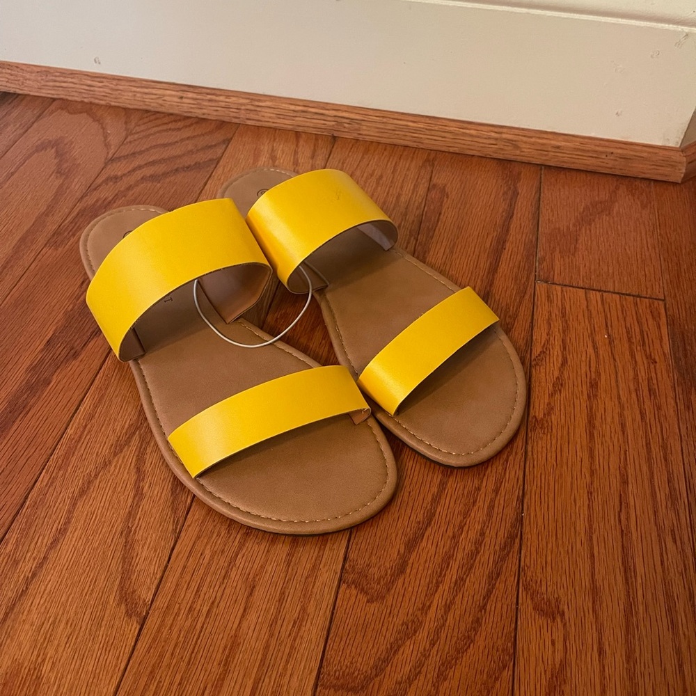 Sandals Yellow (NWT)